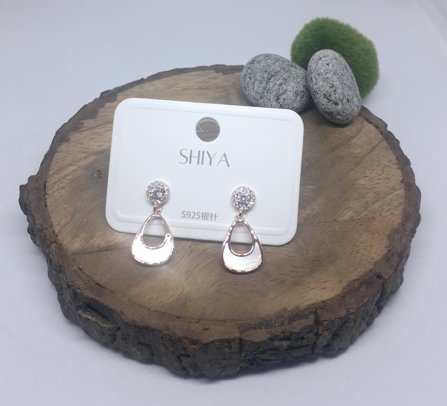 Elegant Studded Earring