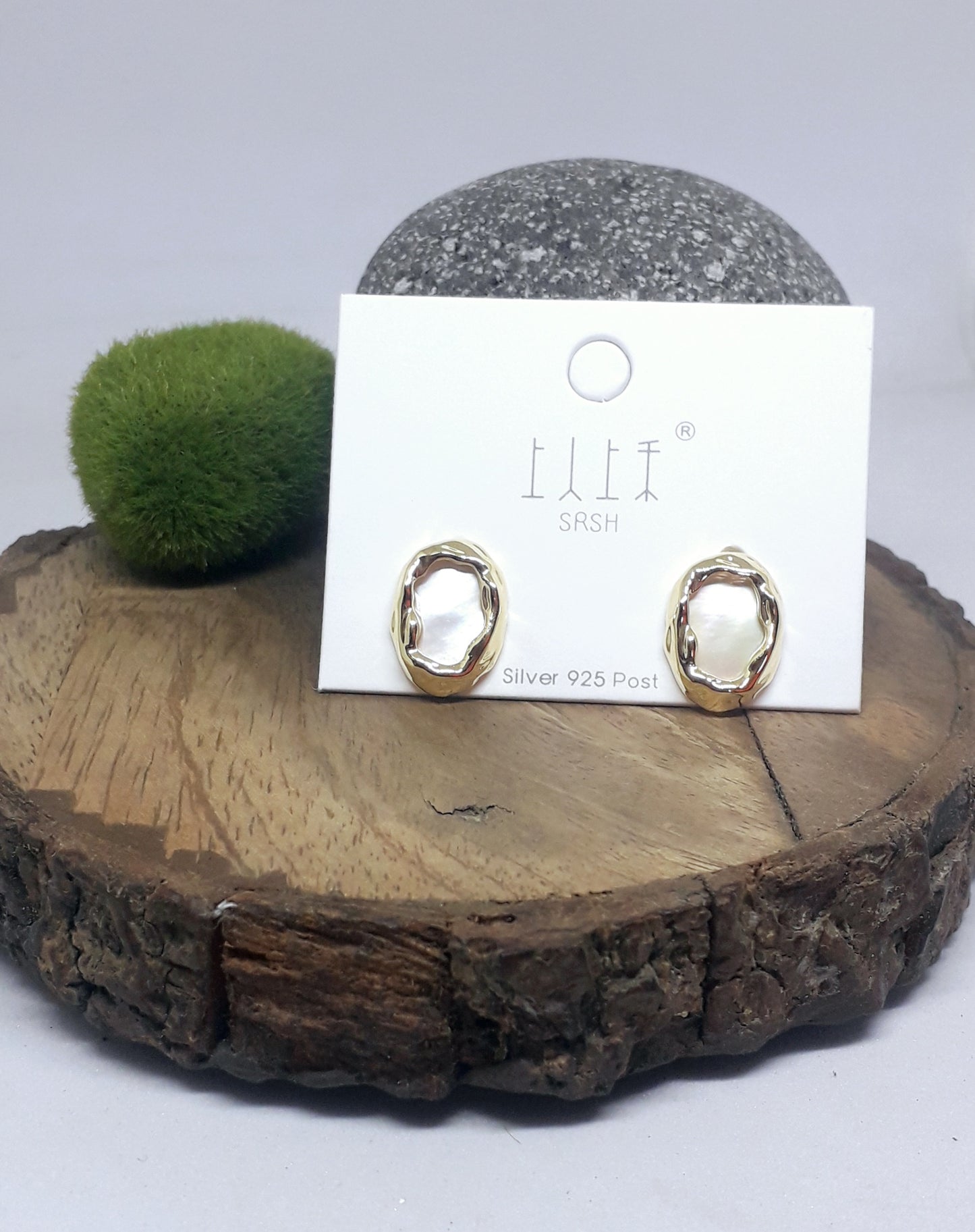 Oval studs