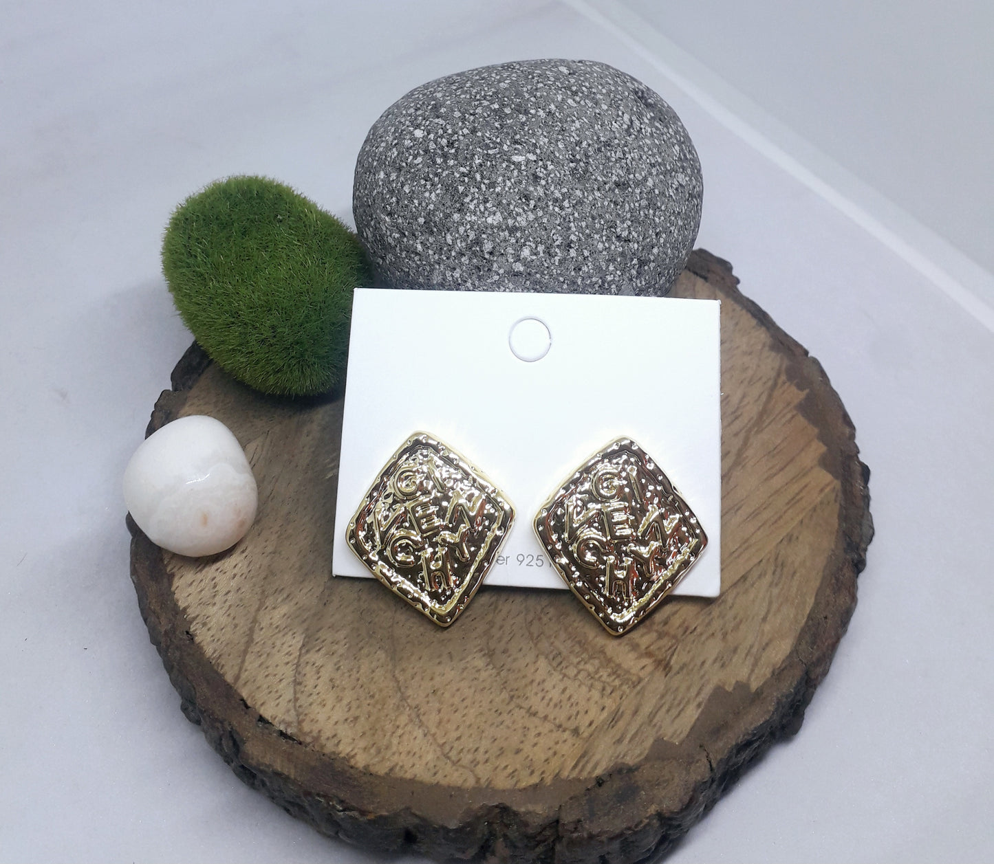 Funky Golden Shade Stud