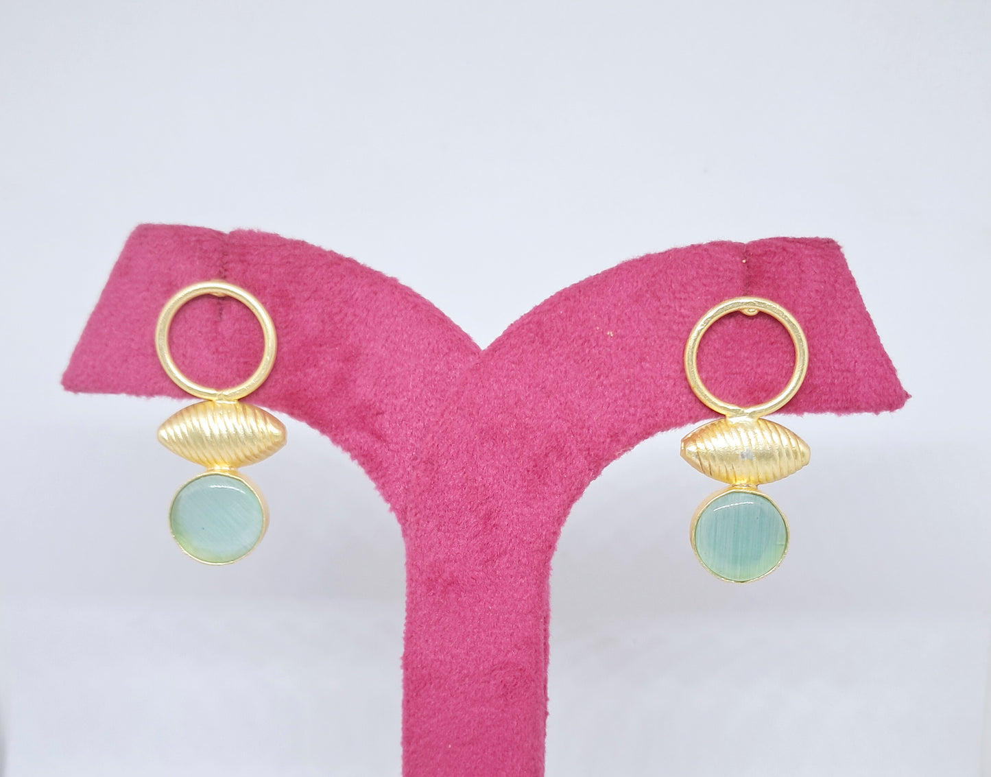 Charming Monalisa Stone Earrings