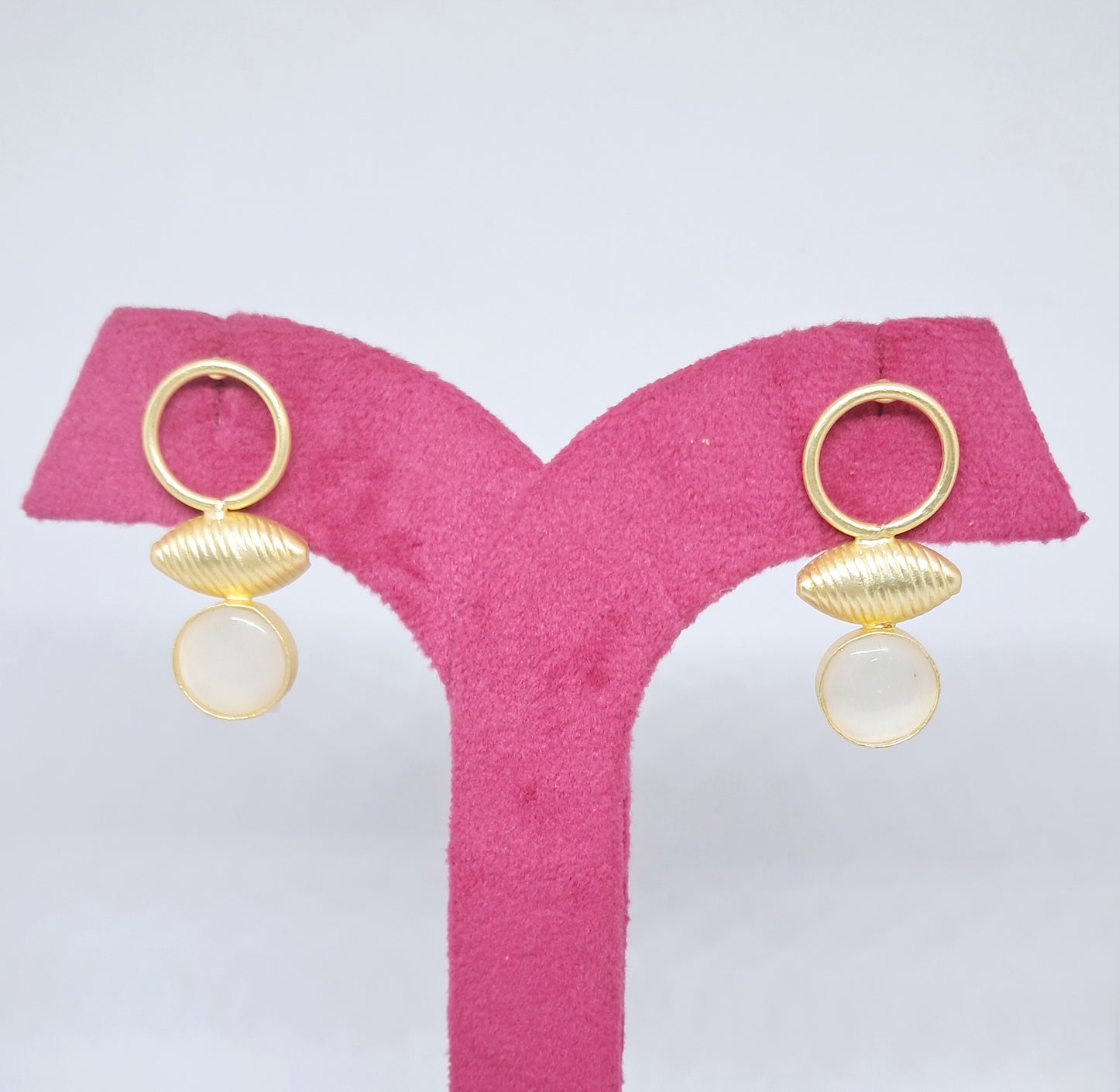 Charming Monalisa Stone Earring