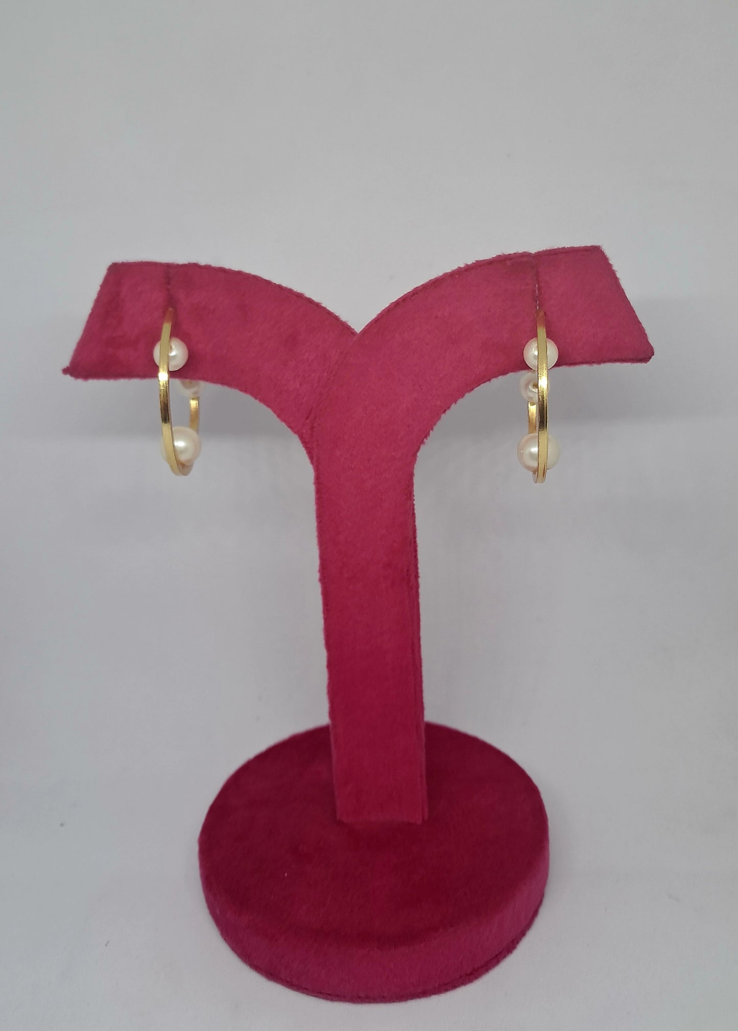 Pearl Themed Hoop Earrings