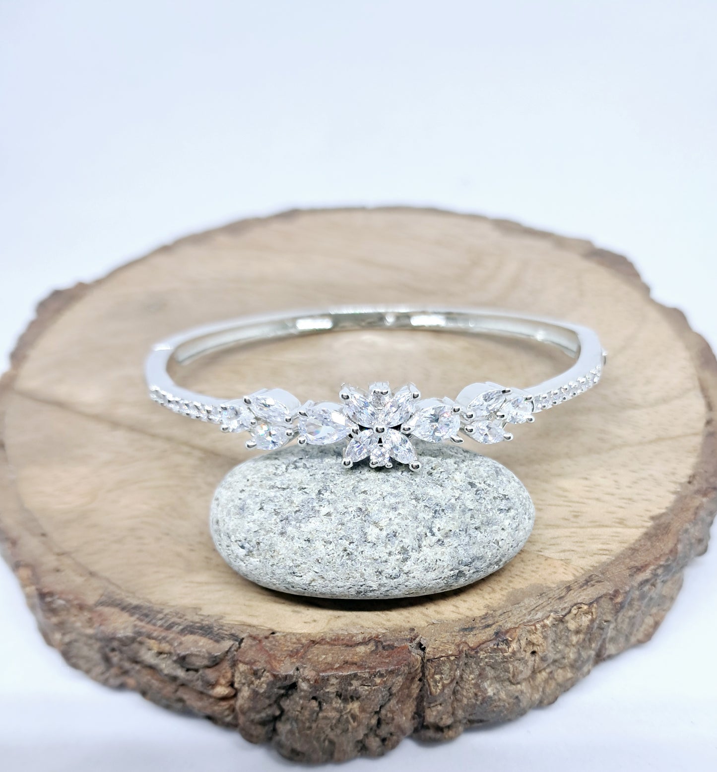 Pretty AD Bracelet Kada