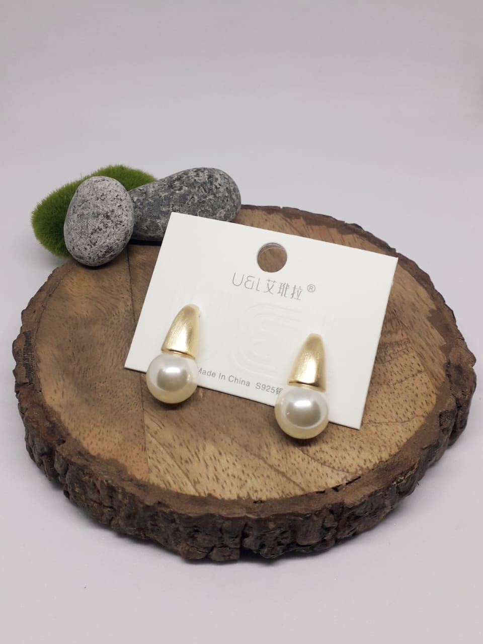 Pretty Pearl Theme Earrings