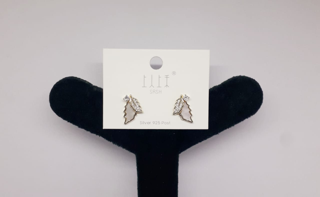 Leaf Design Stud