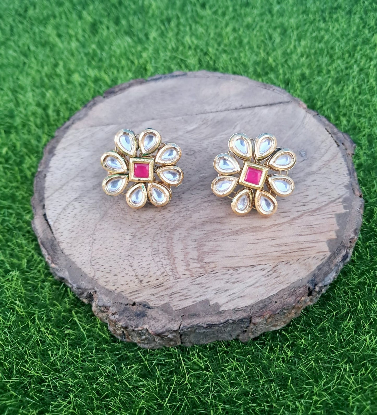 Beautiful Kundan Studs