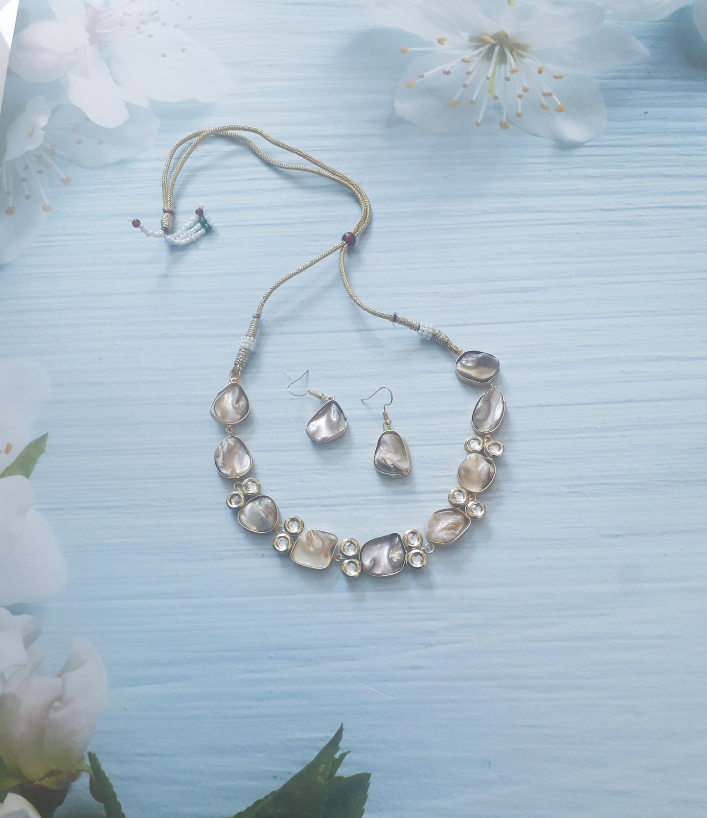 Elegant Neck Piece Set with Earring