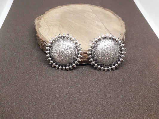 Oxidized Traditional Studs