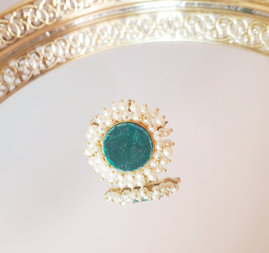 Pearl Themed Green Shade Finger Ring