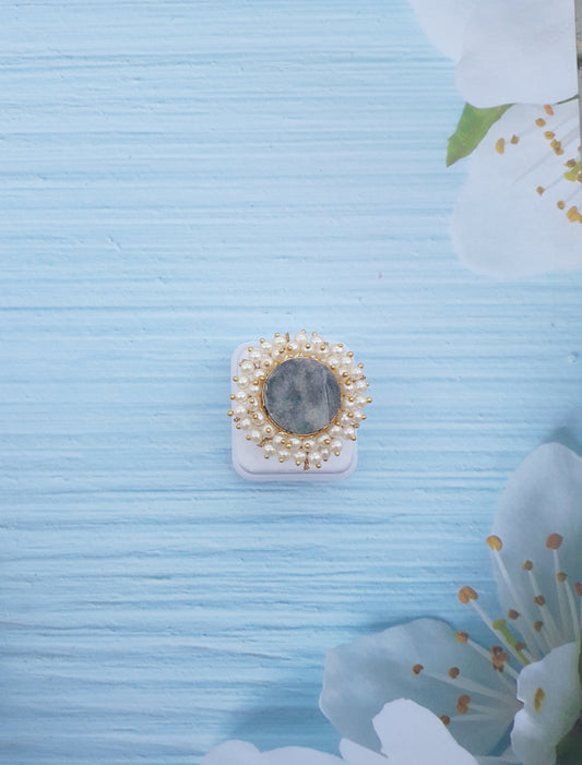 Pearl Themed Finger Ring