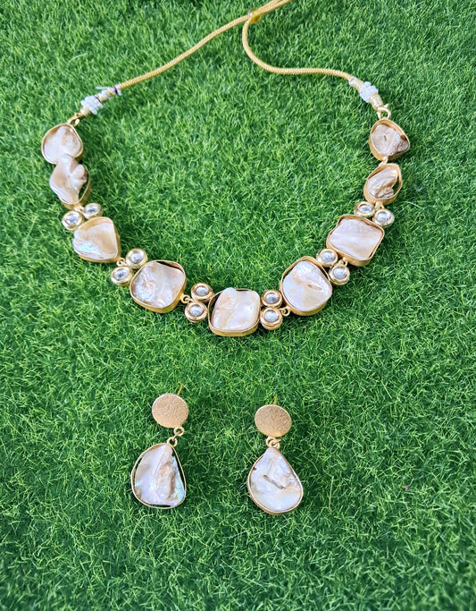 Elegant Neck Piece Set with Earrings