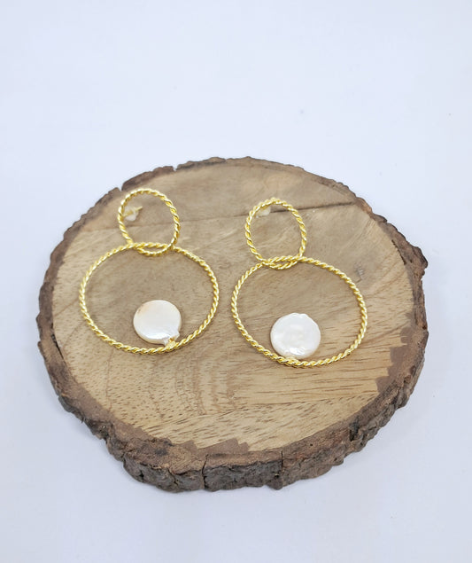 Circle Pearl earrings