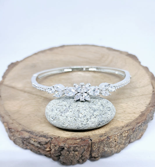 Pretty AD Bracelet Kada