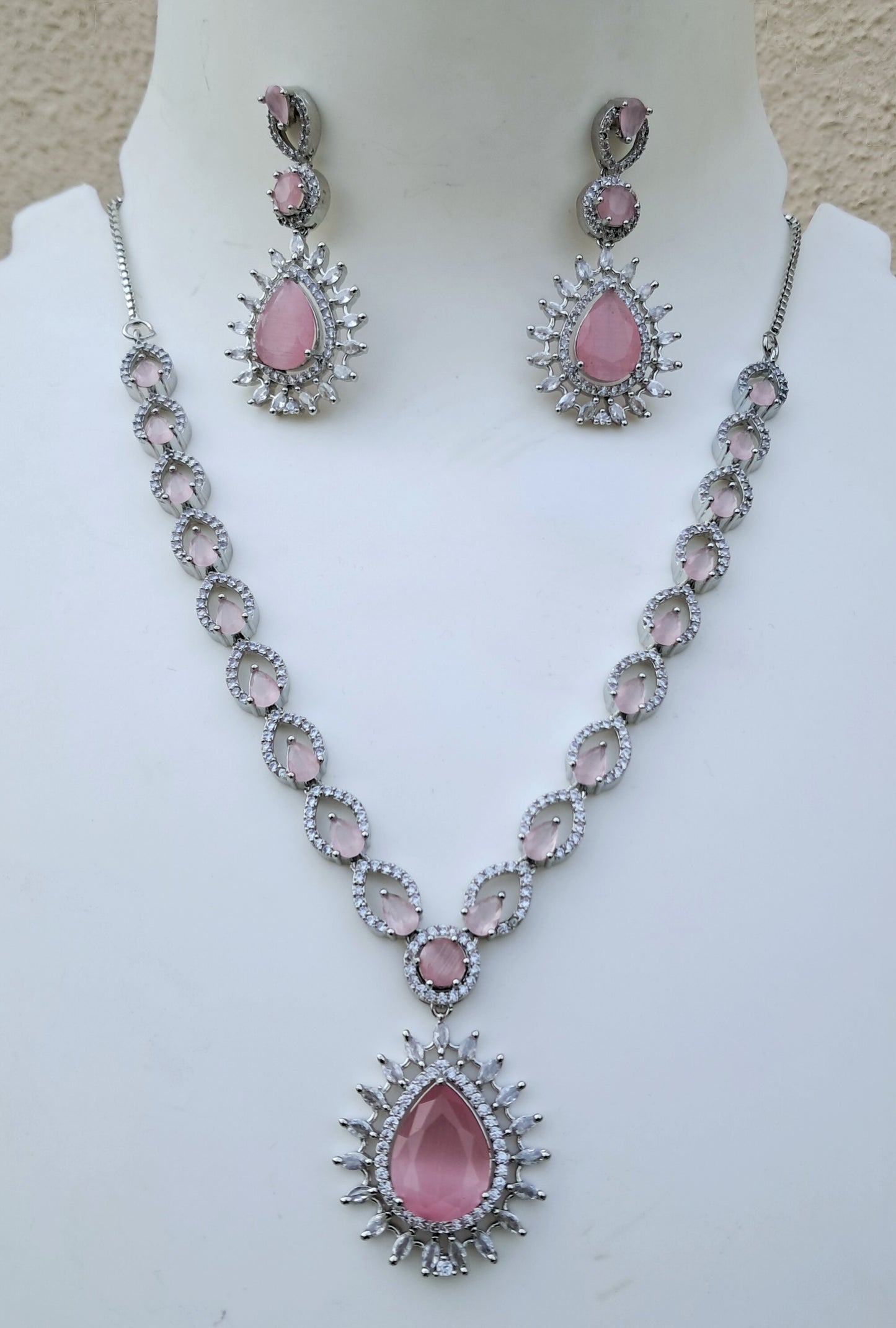 Beautiful AD Necklace set